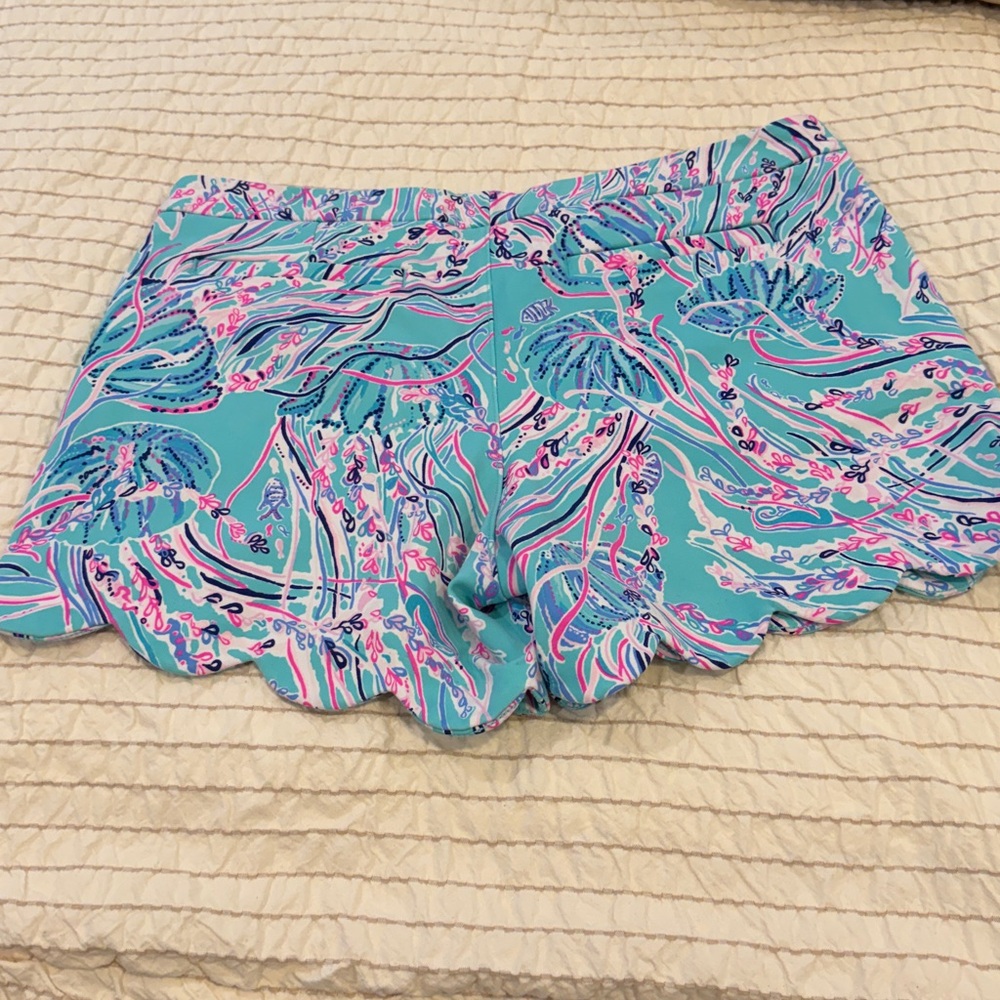 Lilly Pulitzer Turquoise Pink Navy Floral Scallop Hem Shorts size 12 EUC - Picture 7 of 9